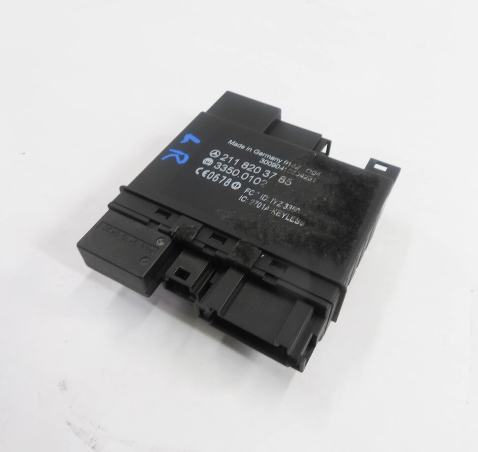 Thumbnail 6: 2010 MERCEDES CLS550 (W219) LEFT REAR DOOR KEYLESS ENTRY CONTROL MODULE