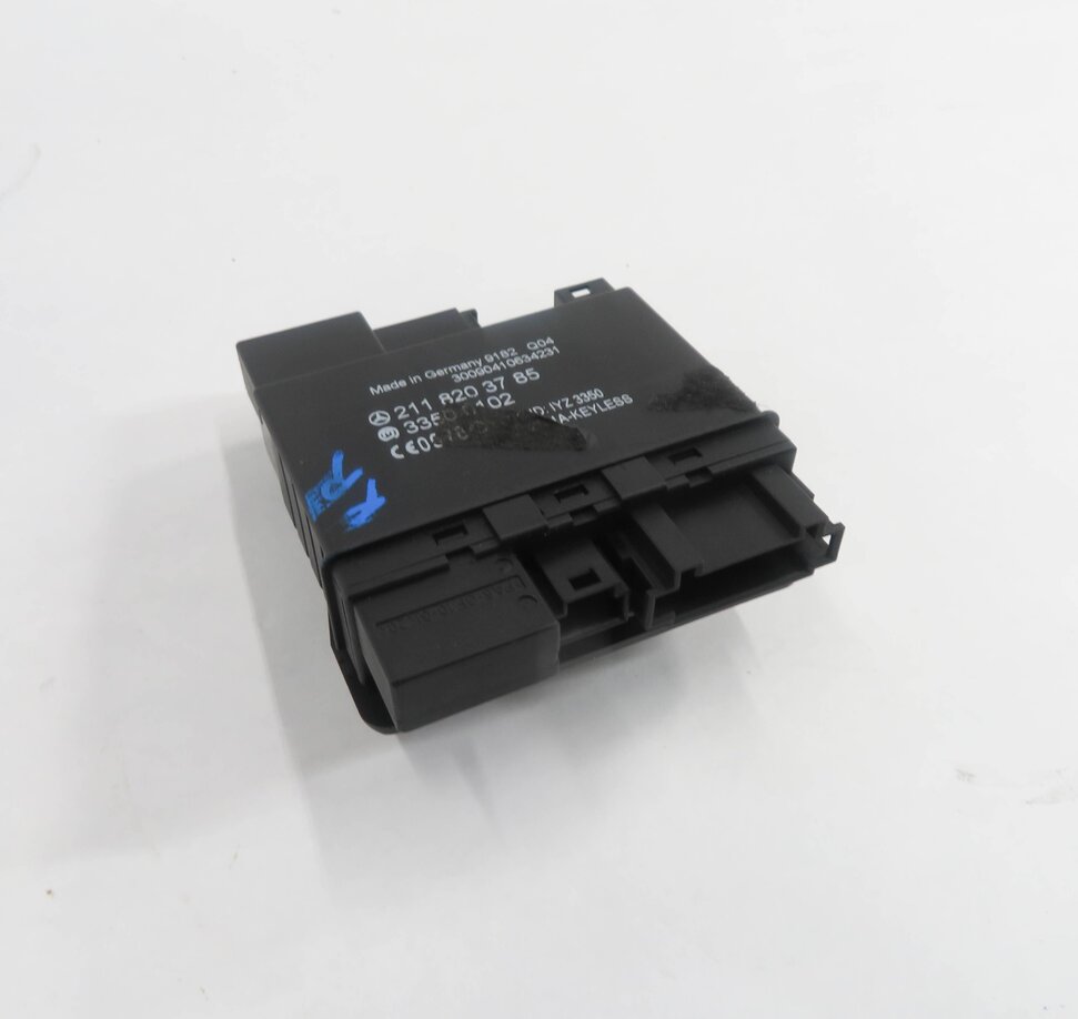 Thumbnail 6: 2010 MERCEDES CLS550 (W219) RIGHT REAR DOOR KEYLESS ENTRY CONTROL MODULE