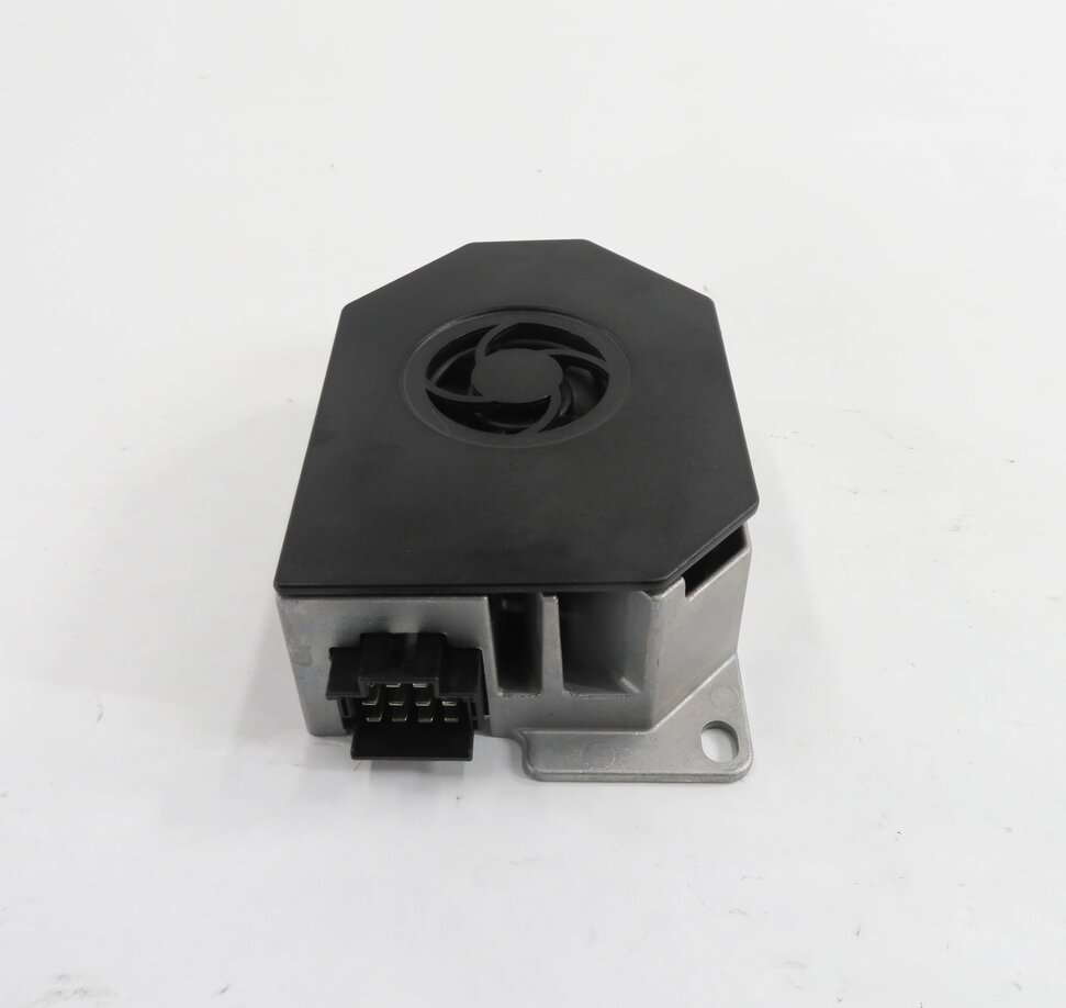 Thumbnail 6: 2010 MERCEDES CLS550 (W219) RADIO STEREO HARMAN BECKER SUBWOOFER AMP AMPLIFIER