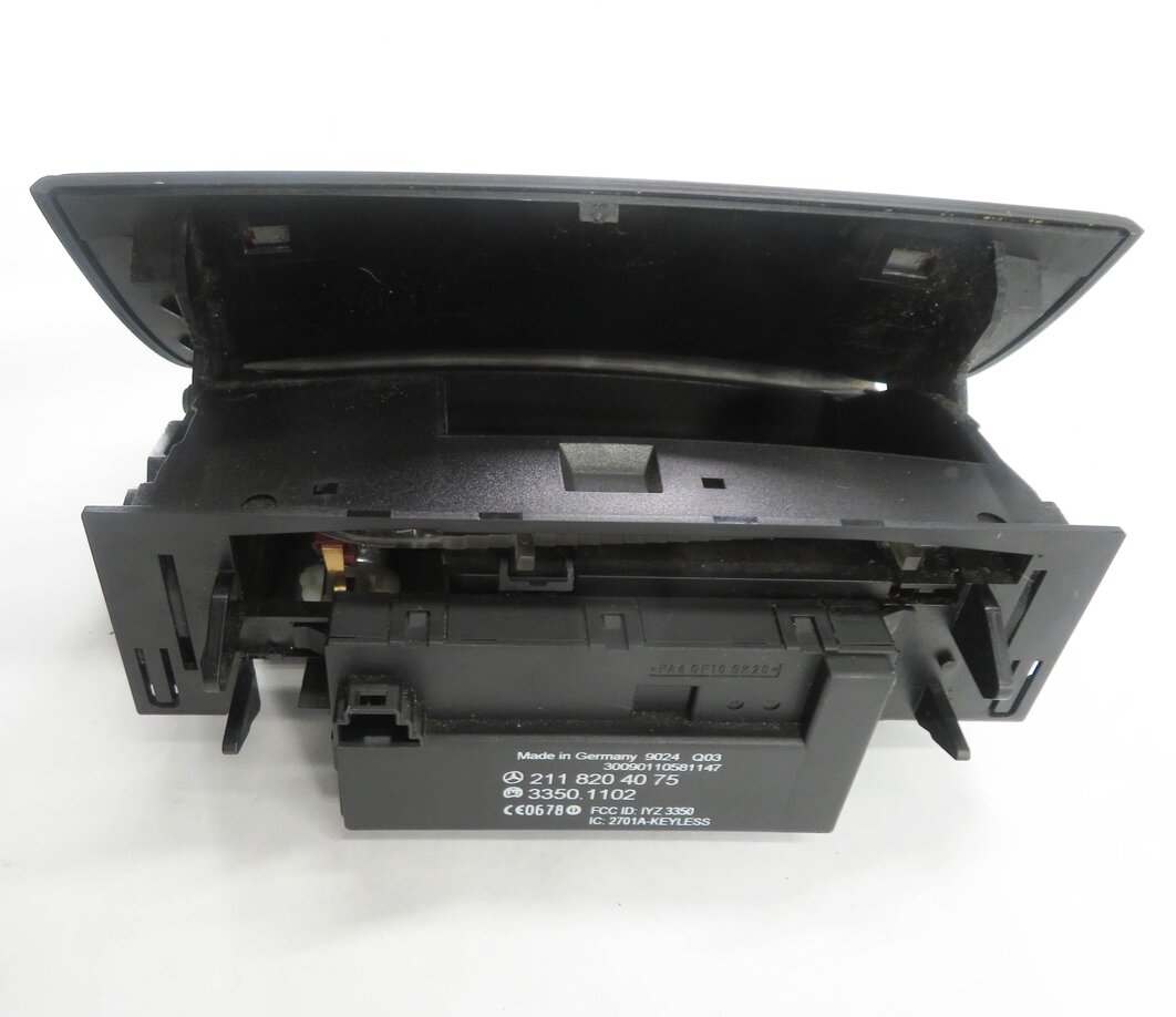 Thumbnail 4: 2010 MERCEDES CLS550 (W219) FRONT CENTER CONSOLE ASH TRAY COMPARTMENT (ELM TREE)