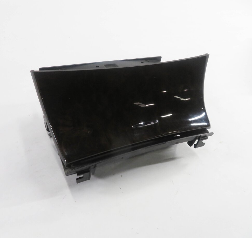 Thumbnail 7: 2010 MERCEDES CLS550 (W219) FRONT CENTER CONSOLE ASH TRAY COMPARTMENT (ELM TREE)