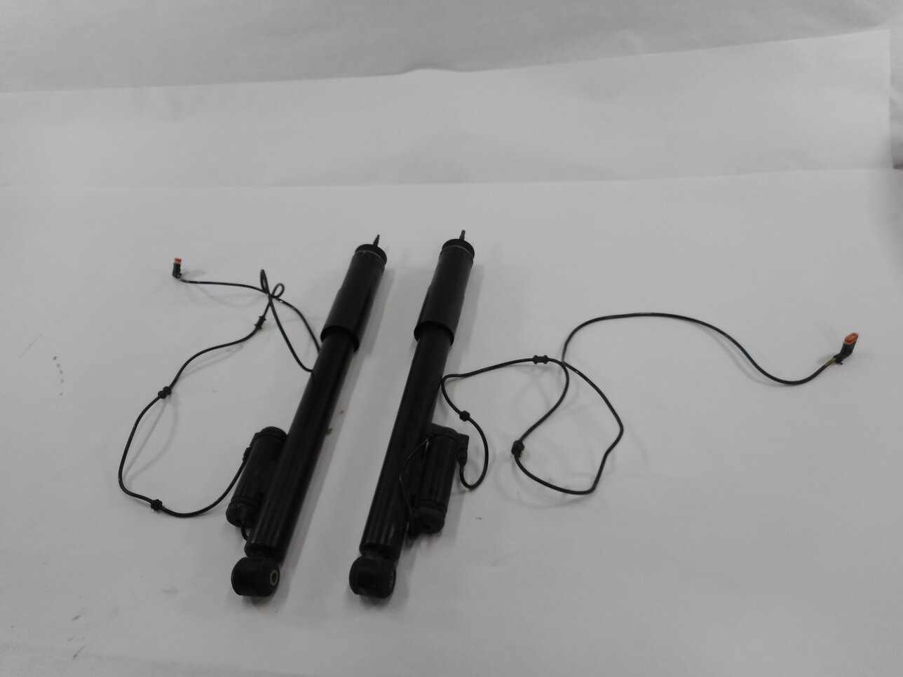 2010 MERCEDES CLS550 (W219) REAR AIRMATIC SUSPENSION SHOCK STRUT SET-2