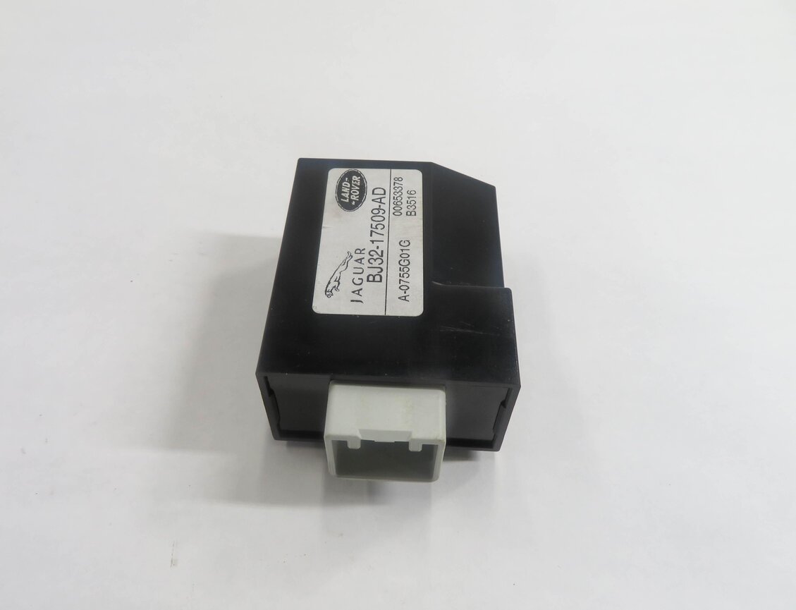 Thumbnail 2: 2017 RANGE ROVER EVOQUE (L538) WINDSHIELD WIPER CONTROL MODULE