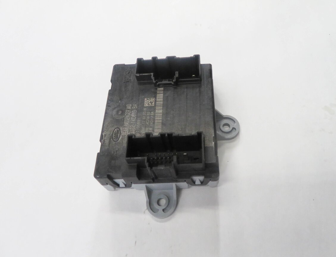 Thumbnail 3: 2017 RANGE ROVER EVOQUE (L538) RIGHT REAR DOOR CONTROL MODULE