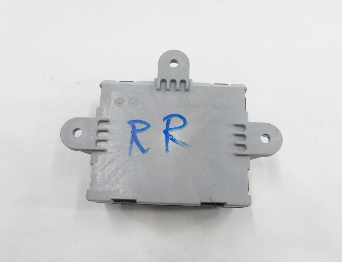 Thumbnail 6: 2017 RANGE ROVER EVOQUE (L538) RIGHT REAR DOOR CONTROL MODULE