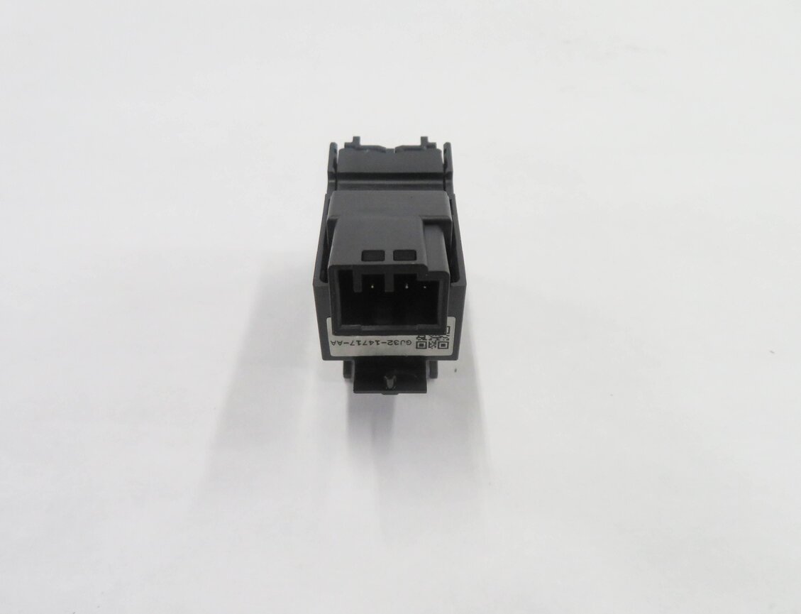Thumbnail 6: 2017 RANGE ROVER EVOQUE (L538) RIGHT REAR DOOR POWER WINDOW SWITCH BUTTON