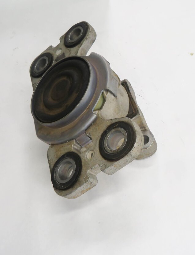 Thumbnail 3: 2017 RANGE ROVER EVOQUE (L538) 2.0L TURBO ENGINE - TRANSMISSION MOUNT BRACKET