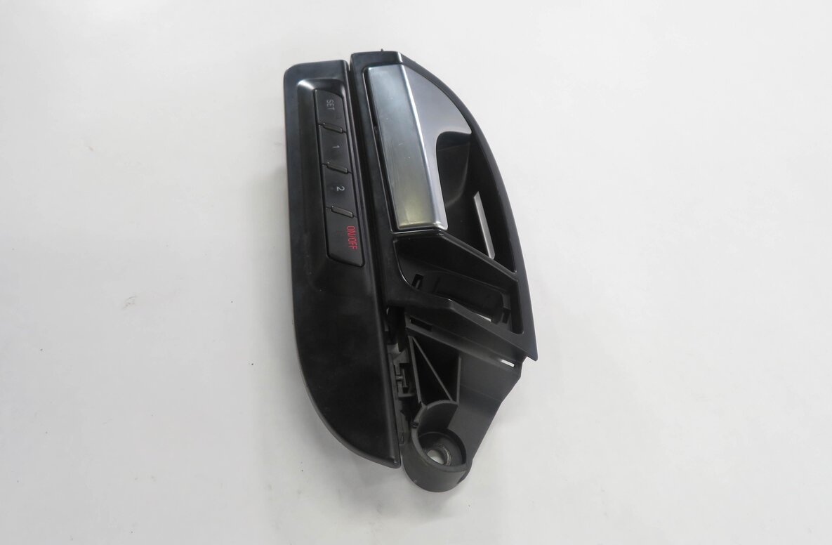 Thumbnail 3: 08-15 AUDI TT R8 (MK2 4S) LEFT DRIVER INTERIOR DOOR HANDLE w/ MEMORY SWITCH