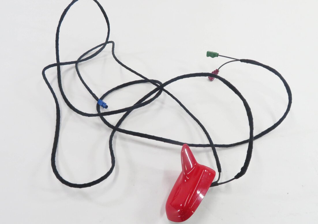 Thumbnail 2: 2008-2013 AUDI TT (MK2) COUPE - AM/FM RADIO STEREO ANTENNA (BRILLIANT RED LY3J)