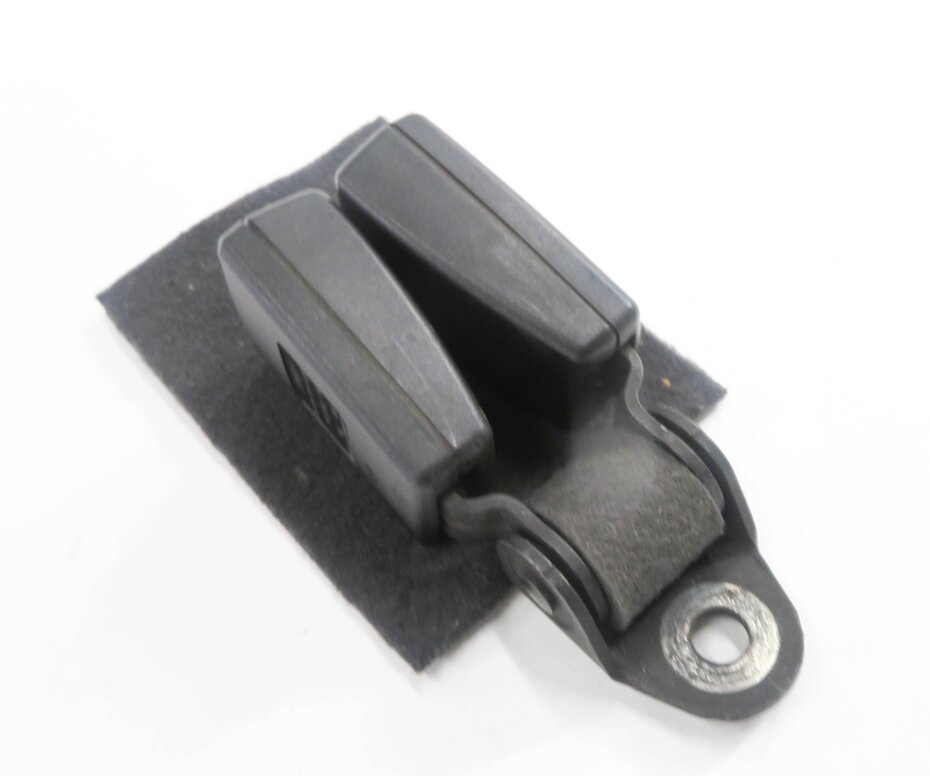 2008 AUDI TT (MK2) COUPE - REAR SEATBELT BUCKLE RECEIVERS (BLACK)