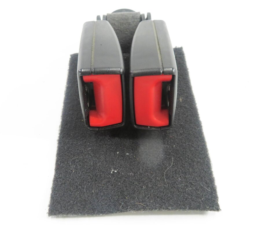 Thumbnail 5: 2008 AUDI TT (MK2) COUPE - REAR SEATBELT BUCKLE RECEIVERS (BLACK)