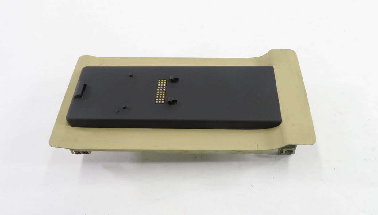 Thumbnail 2: 2008 AUDI TT (MK2) COUPE - CELL PHONE DOCK CRADLE