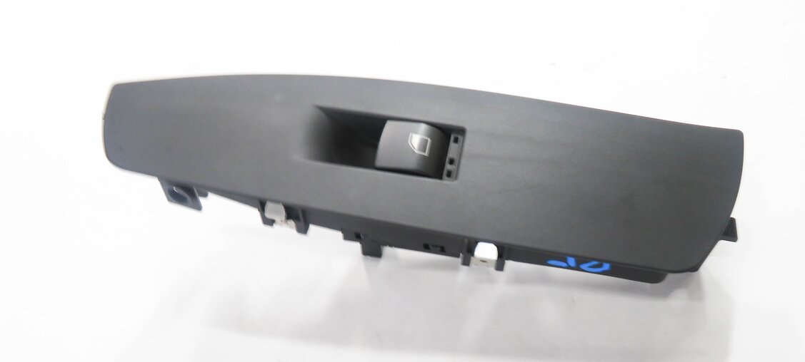 Thumbnail 4: 2011 BMW ACTIVEHYBRID 7 (F04) RIGHT FRONT PASSENGER DOOR POWER WINDOW SWITCH