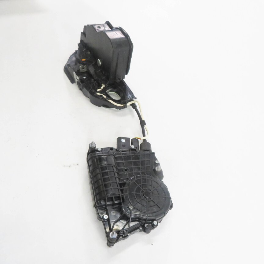 Thumbnail 2: 2011 BMW ACTIVEHYBRID 7 (F04) RIGHT FRONT PASSENGER SOFT CLOSE DOOR LOCK LATCH