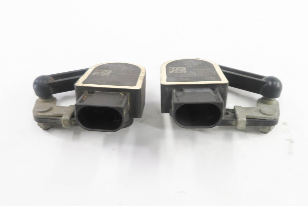 Thumbnail 2: 2011 BMW ACTIVEHYBRID 7 (F04) FRONT SUSPENSION HEIGHT LEVEL SENSOR SET