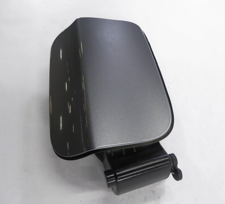 Thumbnail 3: 2011 BMW ACTIVEHYBRID 7 (F04) FUEL TANK DOOR w/ HOUSING (SPACE GRAY A52)