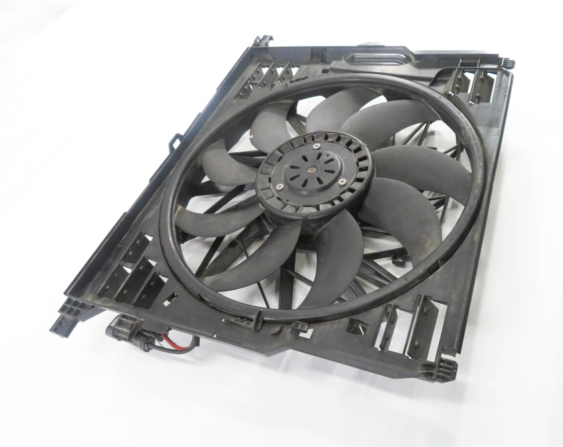 Thumbnail 3: 2010-2018 BMW 550i 550iGT 650i 750i B7 (F01 F06 F10) 850w RADIATOR COOLING FAN