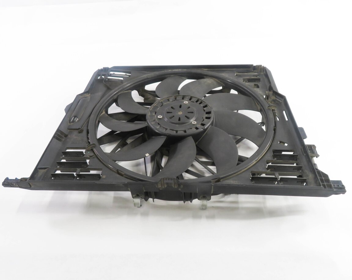 Thumbnail 5: 2010-2018 BMW 550i 550iGT 650i 750i B7 (F01 F06 F10) 850w RADIATOR COOLING FAN
