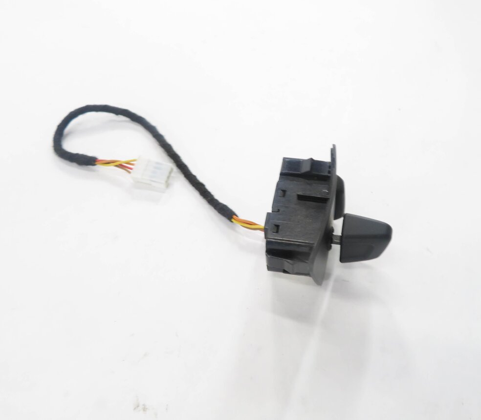 Thumbnail 3: 2011 BMW ACTIVEHYBRID 7 (F04) HEATED STEERING ADJUSTMENT SWITCH