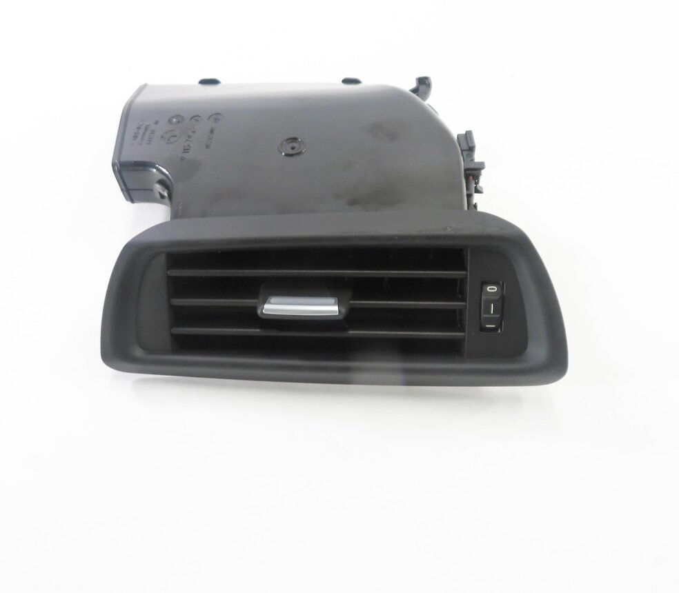 Thumbnail 2: 2011 BMW ACTIVEHYBRID 7 (F04) RIGHT REAR PILLAR HEATER A/C AIR VENT