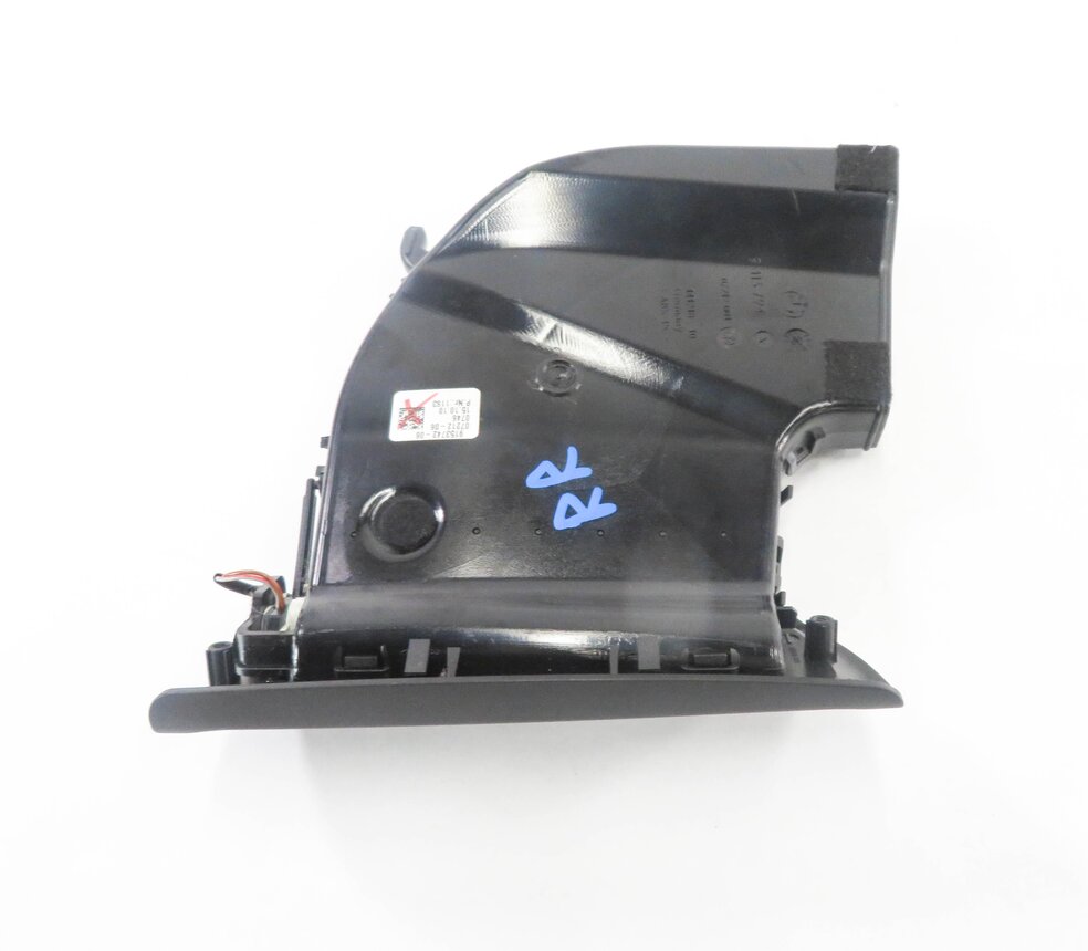 Thumbnail 6: 2011 BMW ACTIVEHYBRID 7 (F04) RIGHT REAR PILLAR HEATER A/C AIR VENT