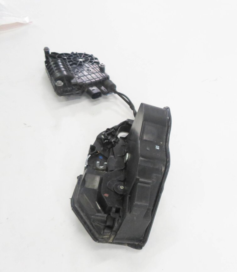 Thumbnail 3: 2011 BMW ACTIVEHYBRID 7 (F04) LEFT REAR DOOR LOCK LATCH ACTUATOR MOTOR