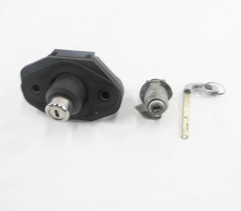 Thumbnail 2: 2011 BMW ACTIVEHYBRID 7 (F04) DRIVER DOOR HANDLE / TRUNK LOCK CYLINDER KEY SET