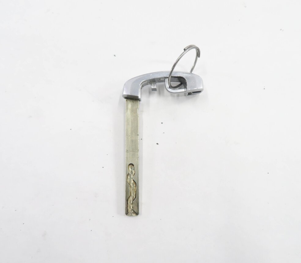 Thumbnail 5: 2011 BMW ACTIVEHYBRID 7 (F04) DRIVER DOOR HANDLE / TRUNK LOCK CYLINDER KEY SET