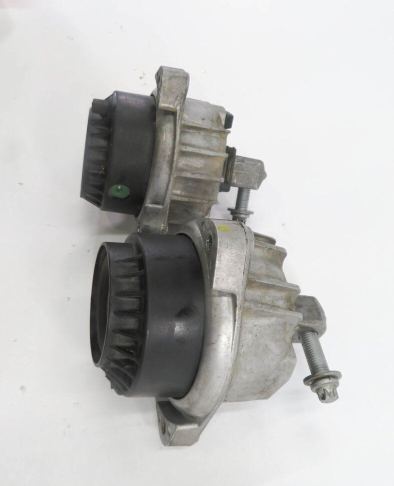 Thumbnail 3: 2011 BMW ACTIVEHYBRID 7 (F04) 4.4L N63 ENGINE - LEFT & RIGHT MOTOR MOUNT SET-2