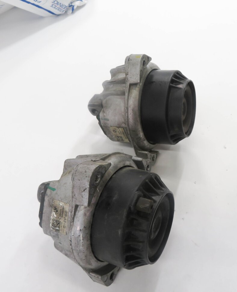 Thumbnail 4: 2011 BMW ACTIVEHYBRID 7 (F04) 4.4L N63 ENGINE - LEFT & RIGHT MOTOR MOUNT SET-2