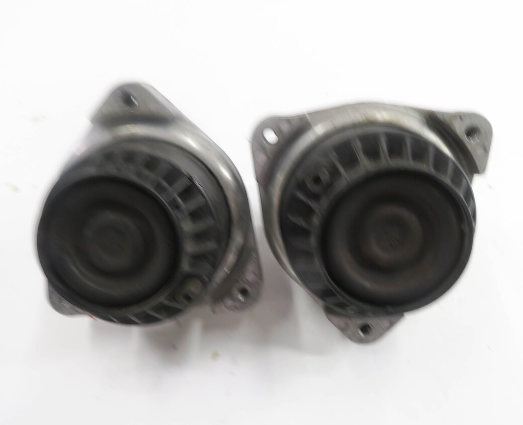Thumbnail 6: 2011 BMW ACTIVEHYBRID 7 (F04) 4.4L N63 ENGINE - LEFT & RIGHT MOTOR MOUNT SET-2