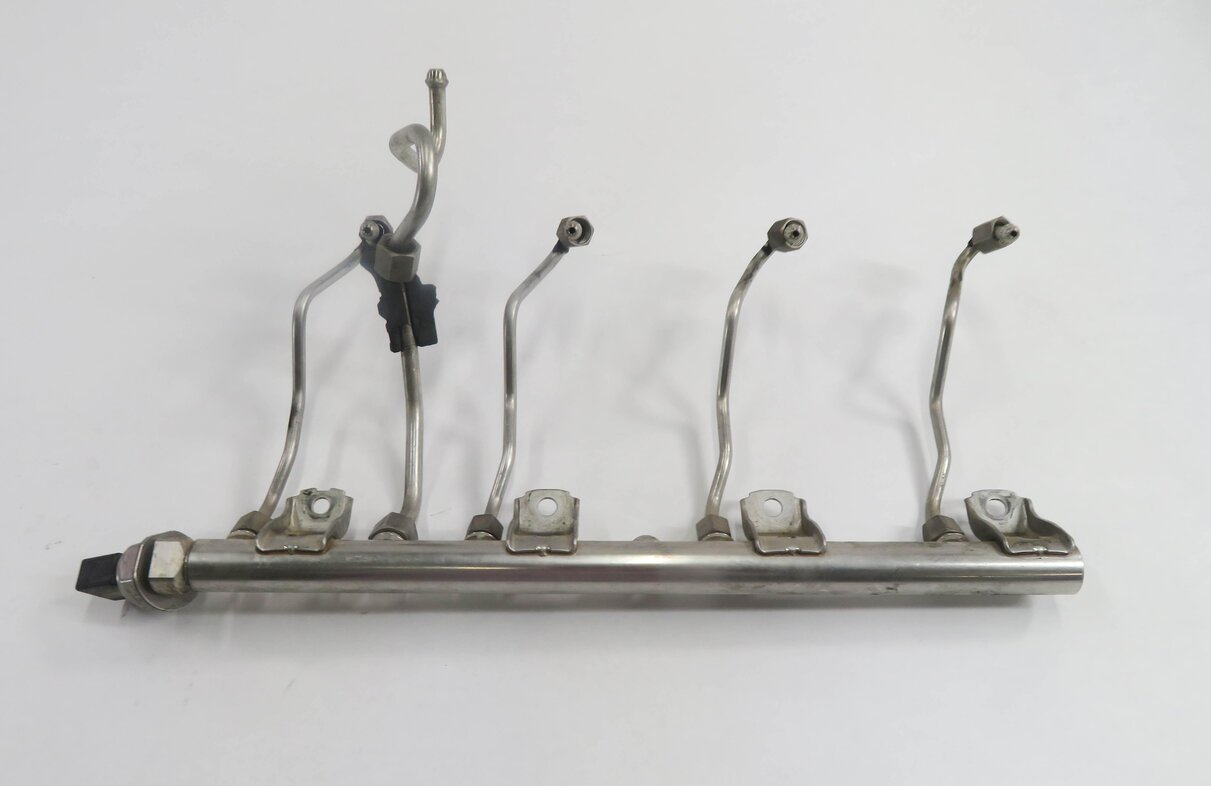 Thumbnail 7: 2011 BMW ACTIVEHYBRID 7 (F04) 4.4L N63 ENGINE - LEFT & RIGHT FUEL RAIL SET-2
