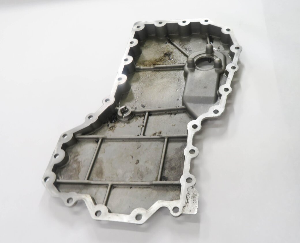 Thumbnail 4: 2011-2012 BMW ACTIVE HYBRID 7 (F04) 4.4L N63 TWIN TURBO ENGINE LOWER OIL PAN