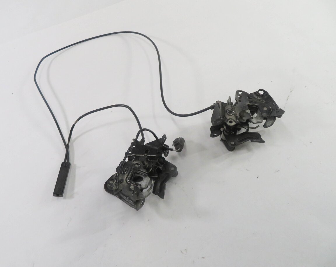 2011 BMW ACTIVEHYBRID 7 (F04) FRONT LEFT & RIGHT LOWER HOOD LOCK LATCH SET-2