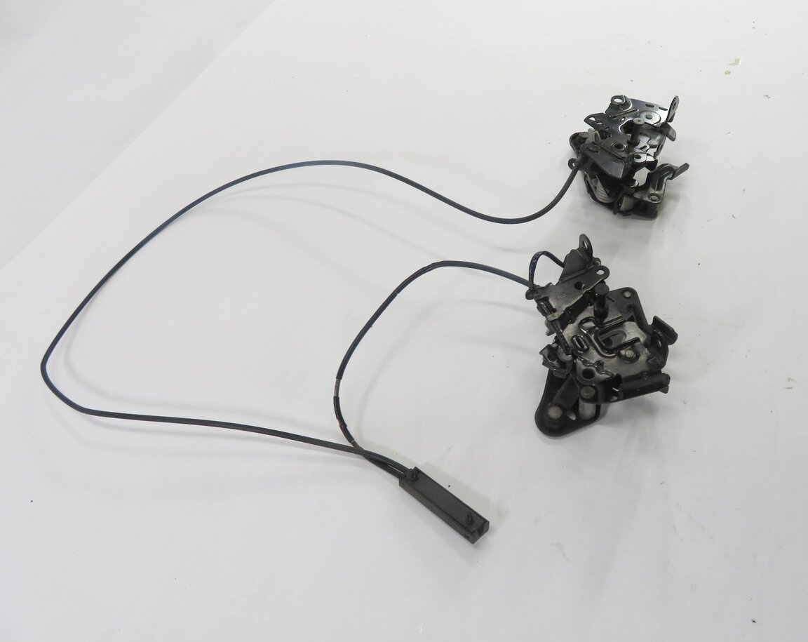 Thumbnail 3: 2011 BMW ACTIVEHYBRID 7 (F04) FRONT LEFT & RIGHT LOWER HOOD LOCK LATCH SET-2