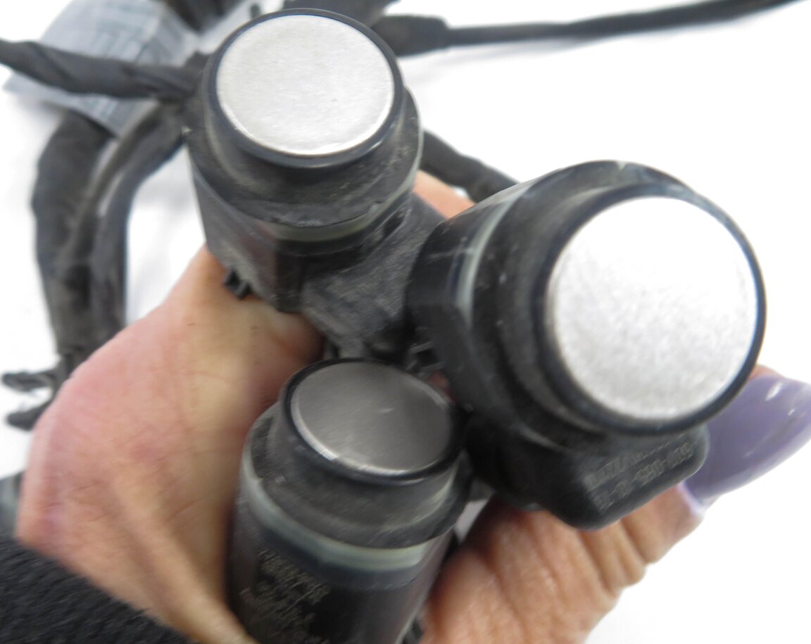 Thumbnail 6: 2011 BMW ACTIVEHYBRID 7 (F04) FRONT PDC PARK DISTANCE SENSOR SET w/ HARNESS GRAY