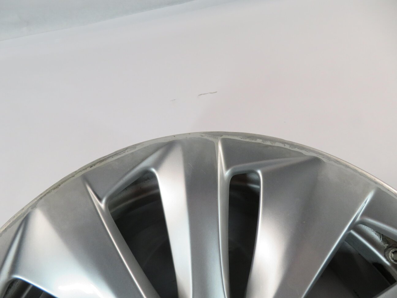Thumbnail 7: 10-15 BMW 740i 750i 760i (F01 F02 F04) 19x9.5 - LEFT FRONT FAN SPOKE WHEEL RIM