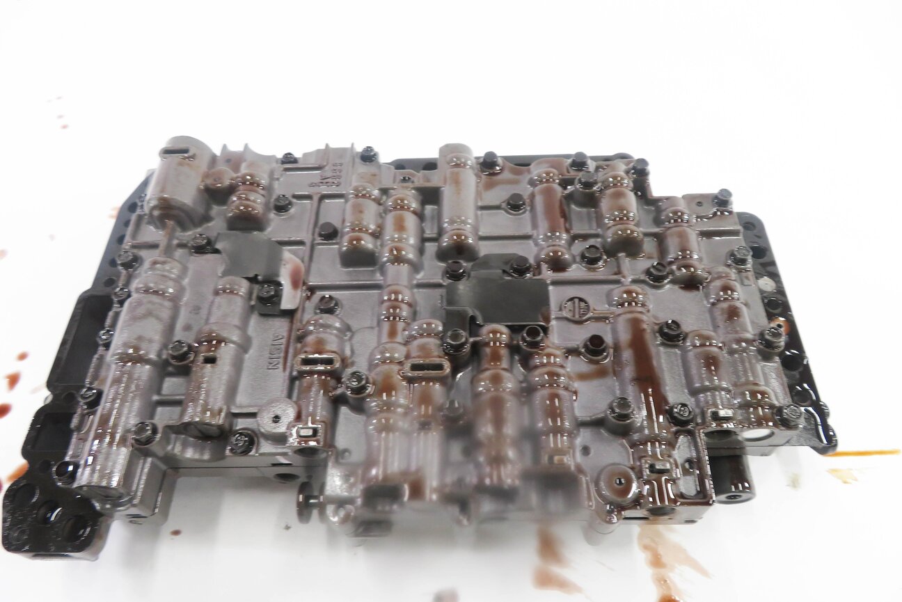 Thumbnail 6: 08-09 PORSCHE CAYENNE (957) 4.8L TURBO - A/T AUTOMATIC TRANSMISSION VALVE BODY