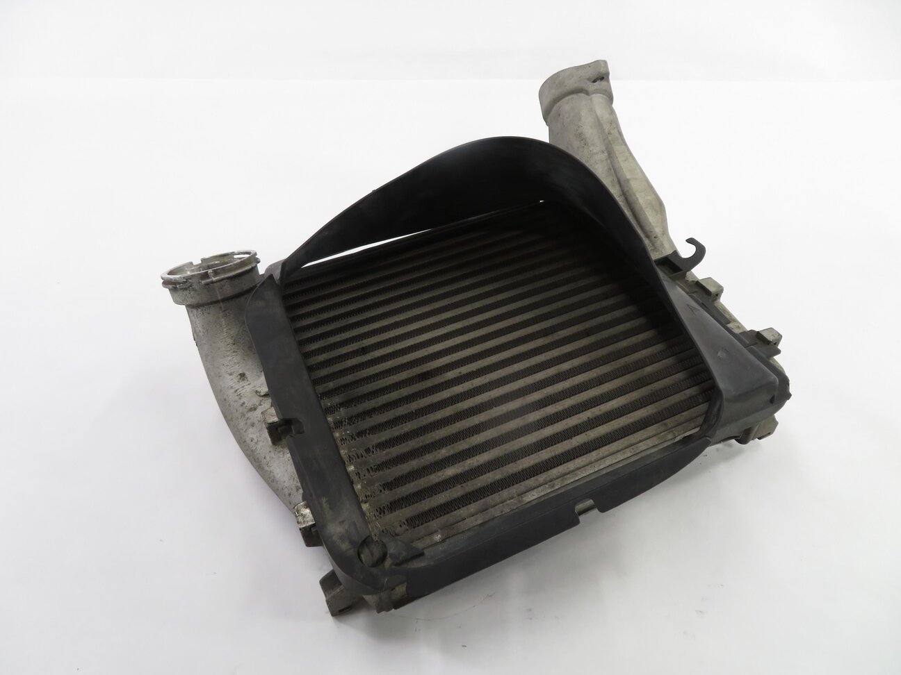 2008-2010 PORSCHE CAYENNE (957) 4.8L TWIN TURBO ENGINE - RIGHT INTERCOOLER