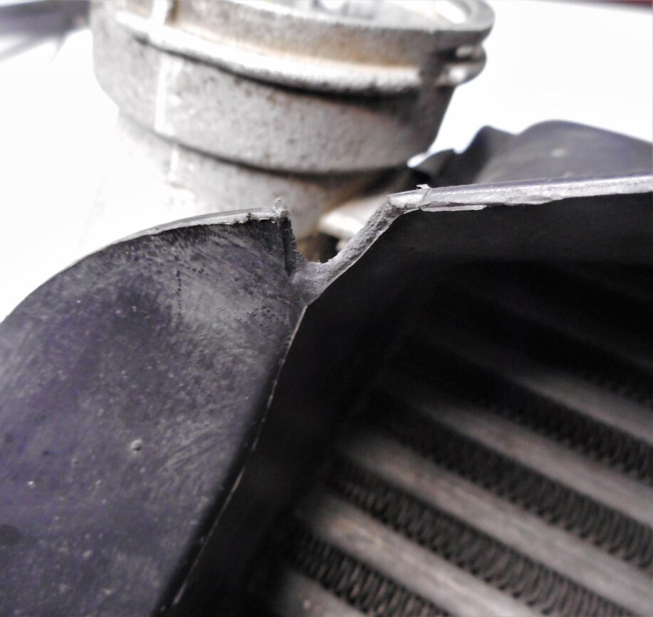 Thumbnail 8: 2008-2010 PORSCHE CAYENNE (957) 4.8L TWIN TURBO ENGINE - RIGHT INTERCOOLER