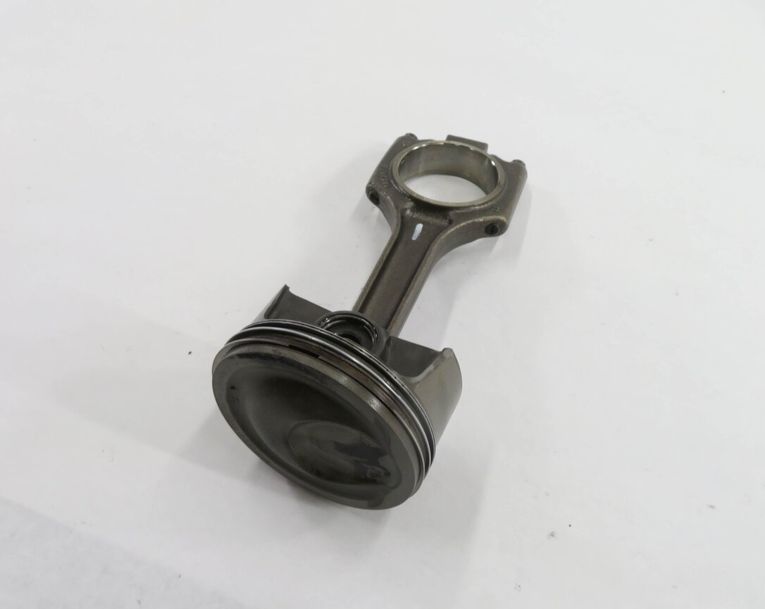 2008-2012 PORSCHE CAYENNE PANAMERA (957 970 G1) 4.8L TURBO - LEFT PISTON w/ ROD