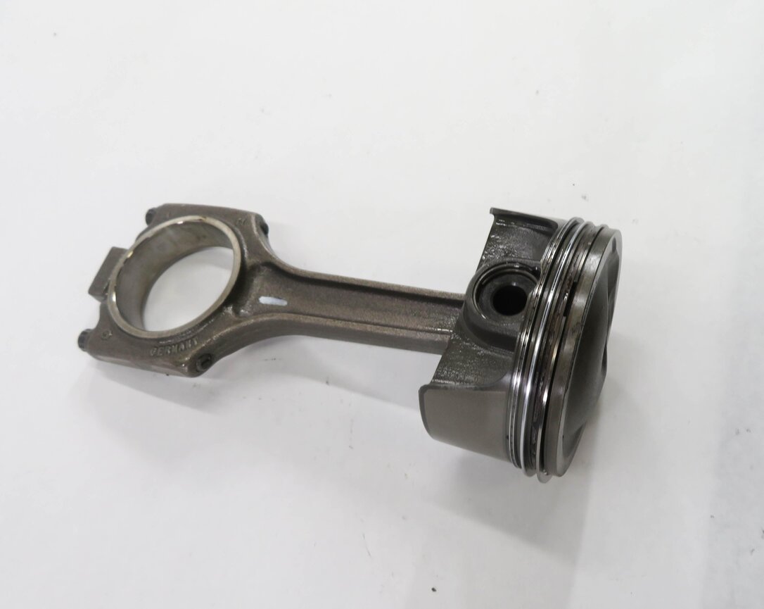 Thumbnail 4: 2008-2012 PORSCHE CAYENNE PANAMERA (957 970 G1) 4.8L TURBO - LEFT PISTON w/ ROD