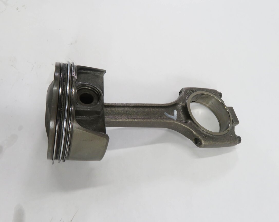 Thumbnail 5: 2008-2012 PORSCHE CAYENNE PANAMERA (957 970 G1) 4.8L TURBO - LEFT PISTON w/ ROD