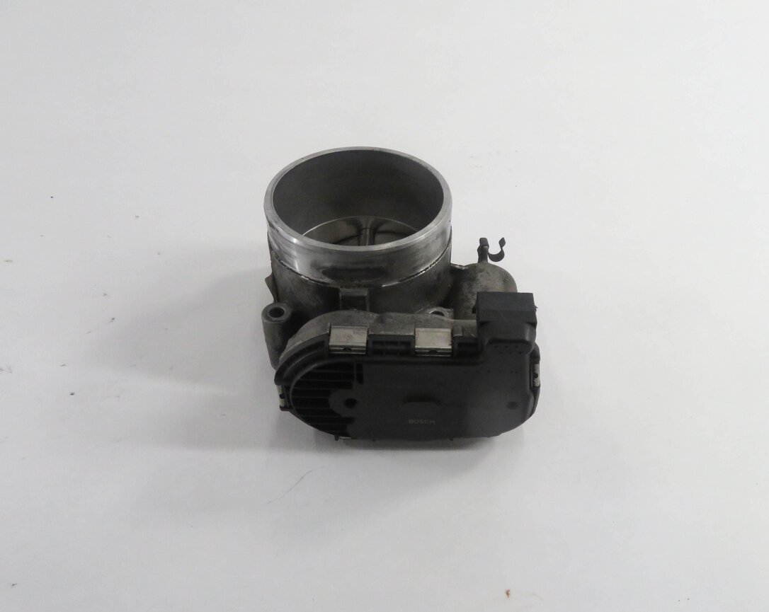 Thumbnail 3: 2008-2010 PORSCHE CAYENNE (957) 4.8L TWIN TURBO ENGINE - THROTTLE BODY