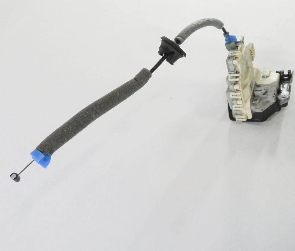 Thumbnail 3: 10-20 VW / PORSCHE - A3 A4 A8 S3 S4 Q5 MACAN PANAMERA - RIGHT REAR DOOR LATCH