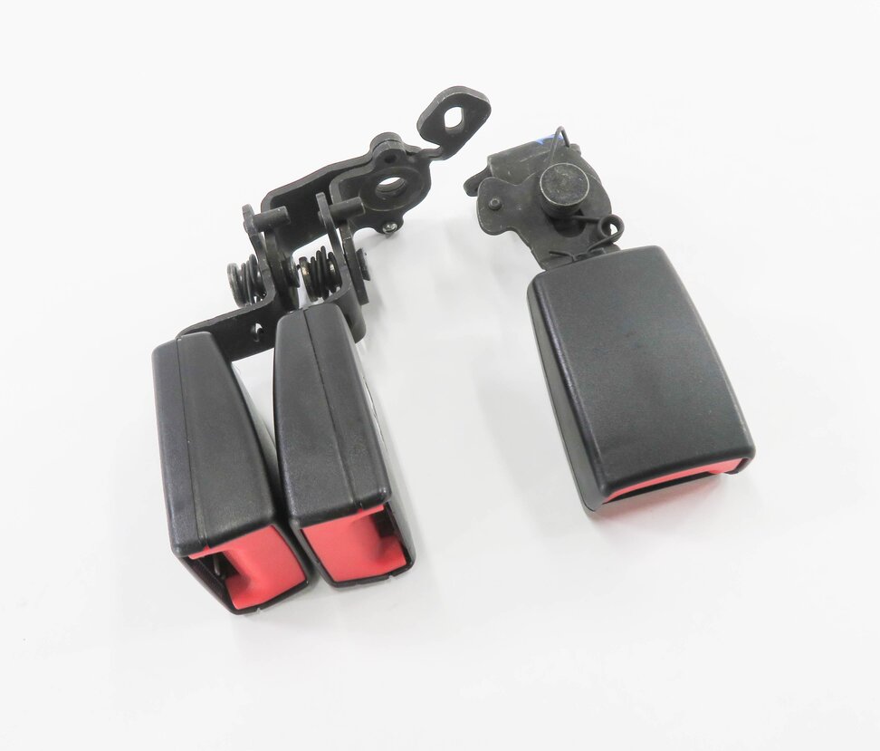 2015 AUDI A3 (8V) REAR SEAT SEATBELT BUCKLE RECEIVER SET-3