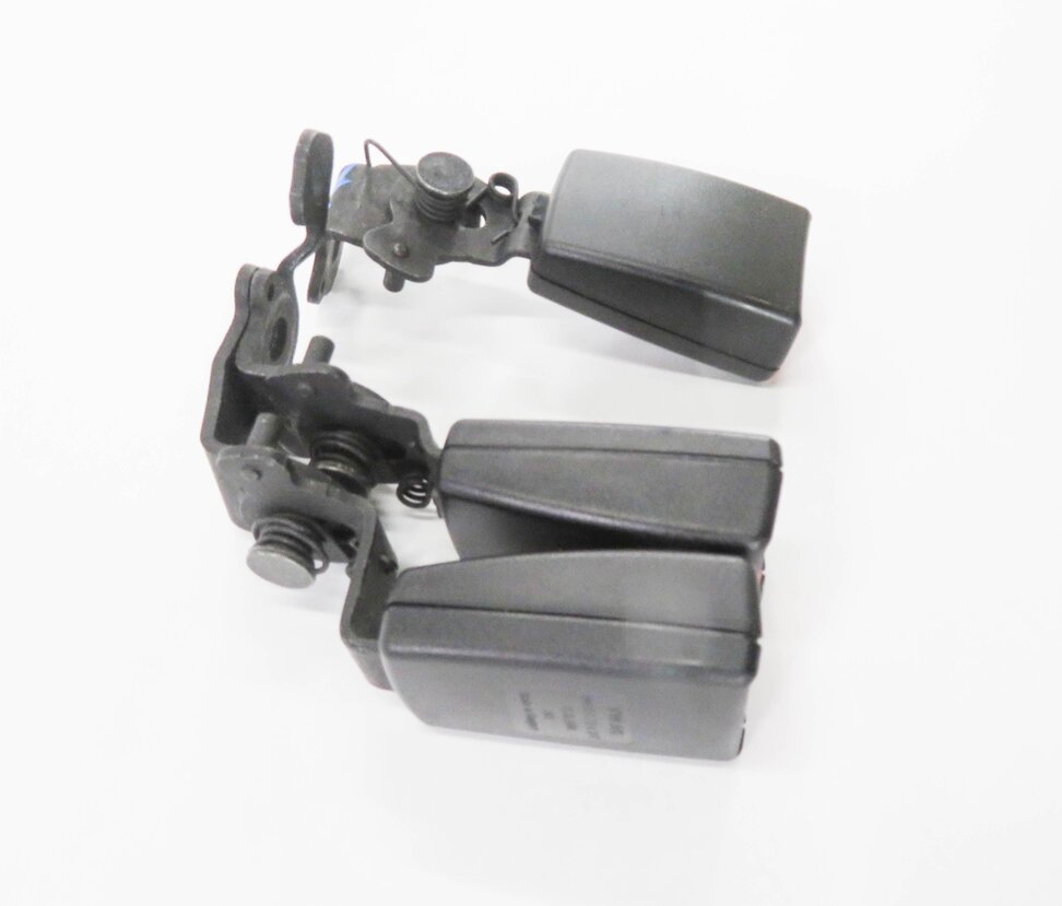 Thumbnail 3: 2015 AUDI A3 (8V) REAR SEAT SEATBELT BUCKLE RECEIVER SET-3