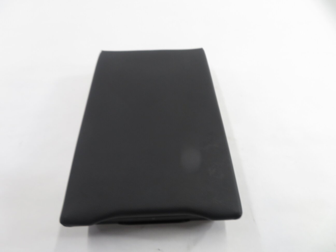 Thumbnail 5: 2015 AUDI A3 (8V) SEDAN - REAR SEAT CENTER CONSOLE CUP HOLDER ARMREST (BLACK)