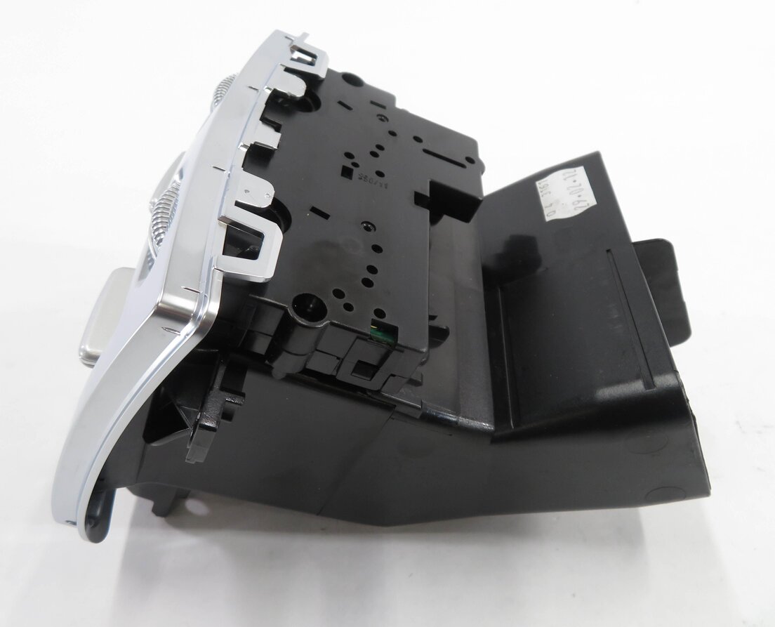 Thumbnail 3: 2012 MERCEDES S550 (W221) REAR CENTER CONSOLE HEATER A/C AIR VENT
