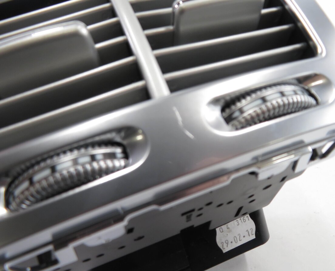 Thumbnail 8: 2012 MERCEDES S550 (W221) REAR CENTER CONSOLE HEATER A/C AIR VENT